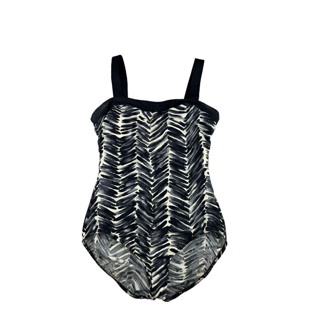 Miraclesuit one piece black white pattenered bathing swimsuit M/L curves